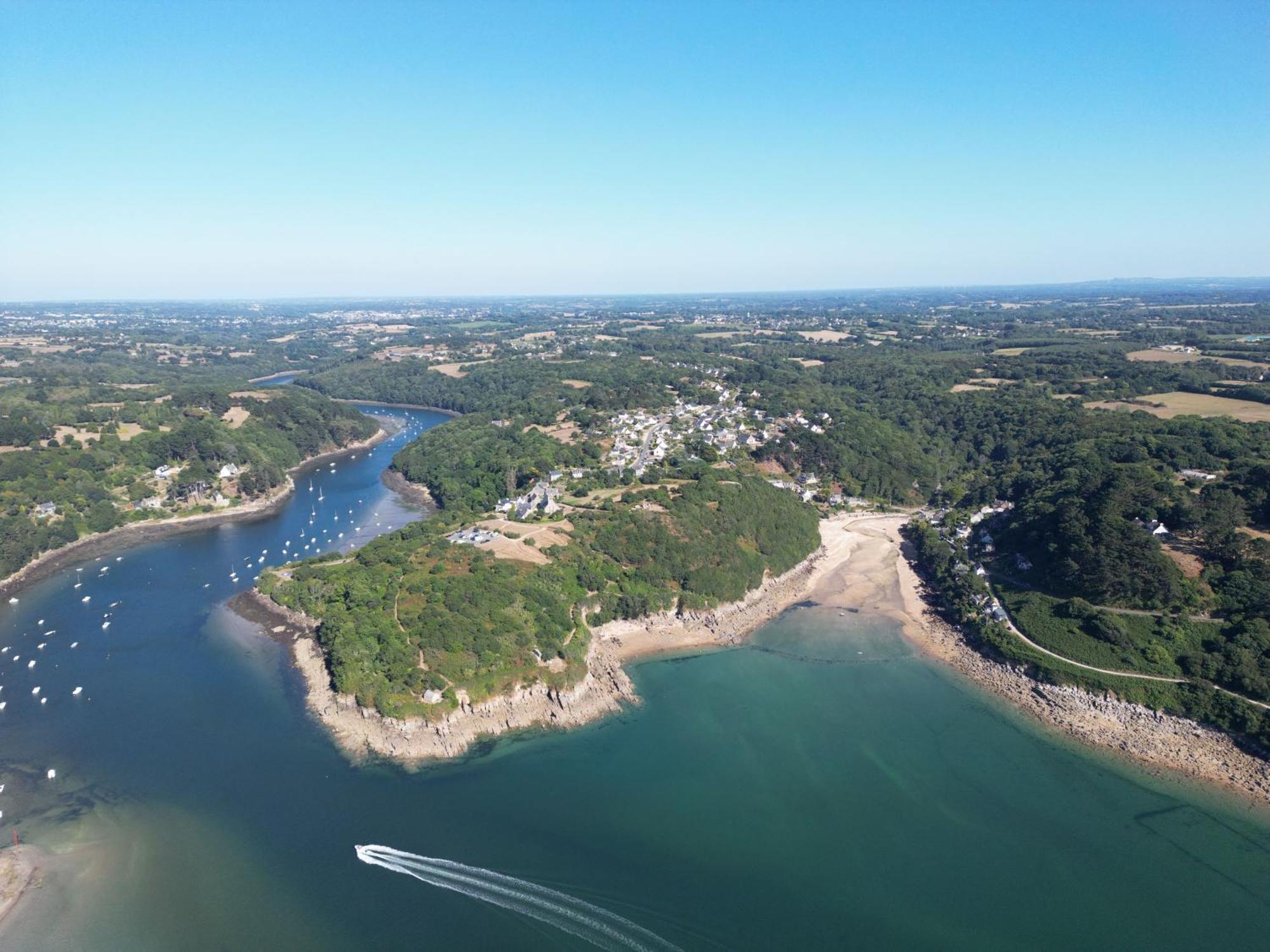 Le Yaudet Hotel Ploulech Bagian luar foto